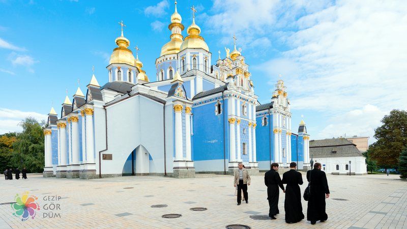 kiev gezilecek yerler St. Michael Altın Kubbeli Katedral 