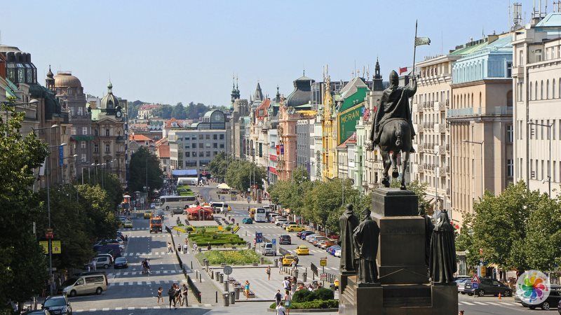 Prag gezilecek yerler, Wenceslas Meydanı